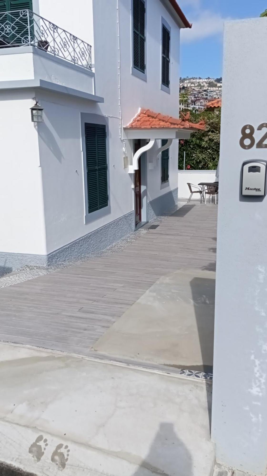 Bus Stop House 82 Funchal  Eksteriør billede